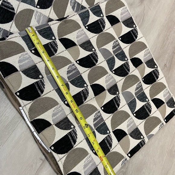 NEW! Pillow Covers Set of Two 18”x18” - Picture 5 of 8